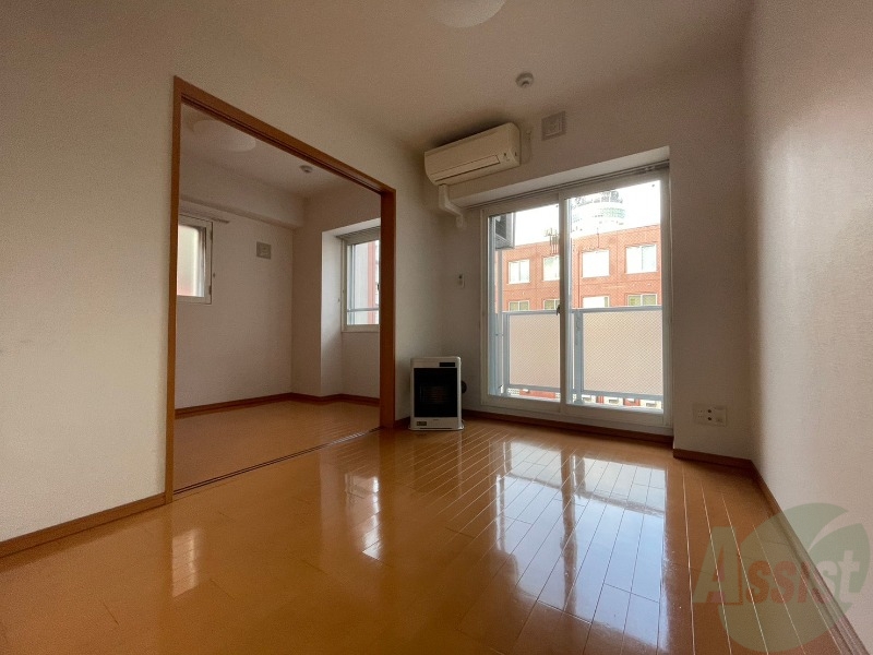 居室・リビング　広くてキレイなお部屋が広がっていて、充実した生活が送れそう。