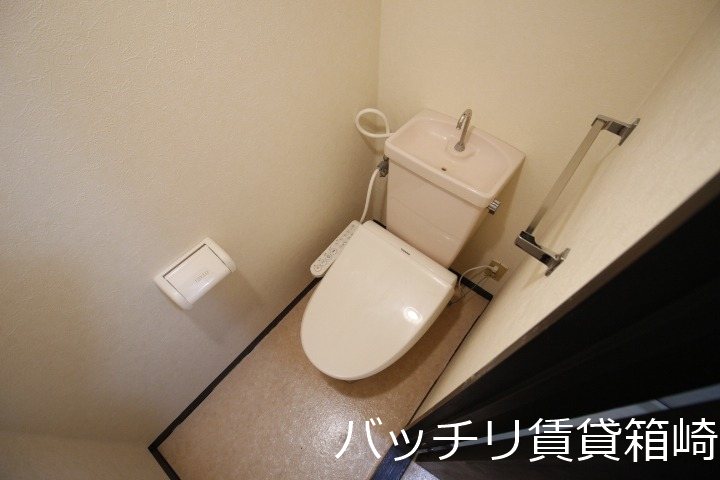 トイレ　画像は別号室の為、現況優先です。