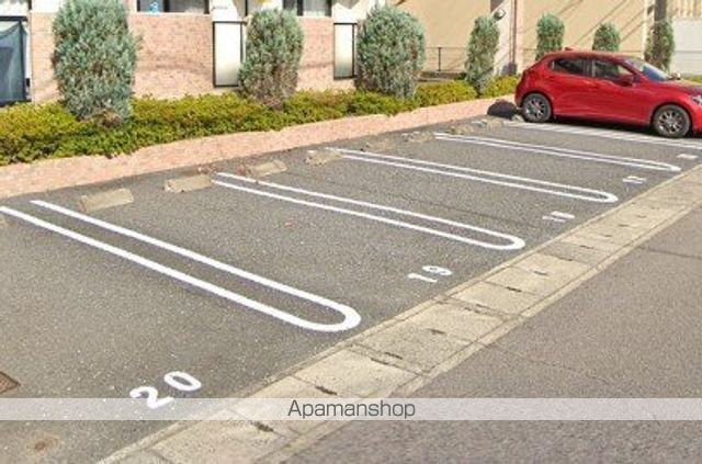 駐車場　駐車場