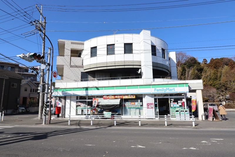 コンビニ　ファミリーマート相模原古淵一丁目店（コンビニ）まで210m