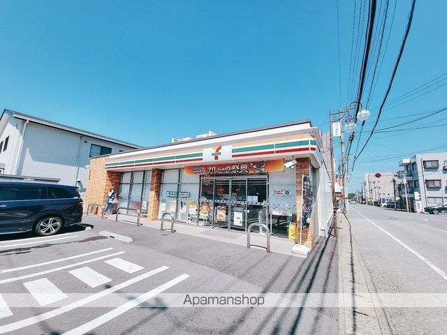 コンビニ　セブンイレブン（コンビニ）まで595m