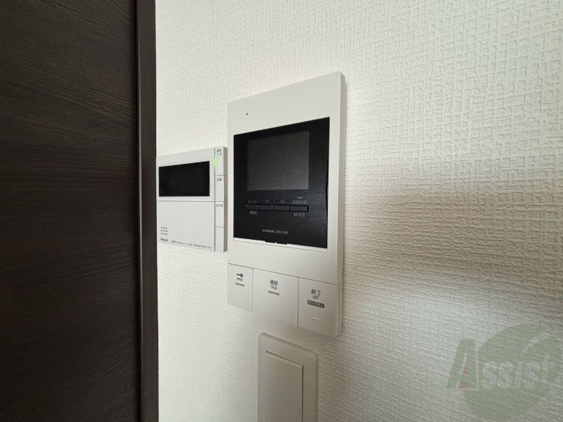 セキュリティ　ＴＶモニター付インターホンです。来客者の顔が見えるので安心！