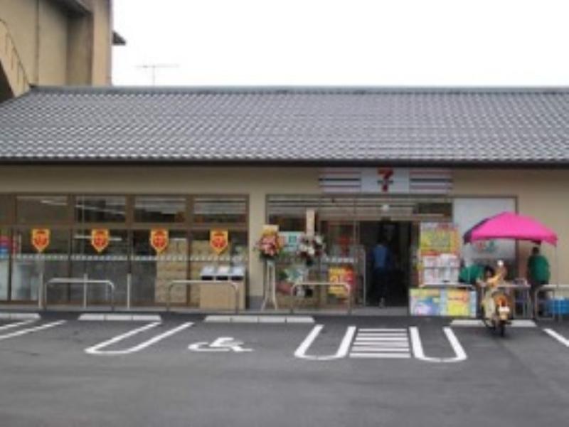 コンビニ　セブンイレブン 金閣寺前店（コンビニ）まで421m