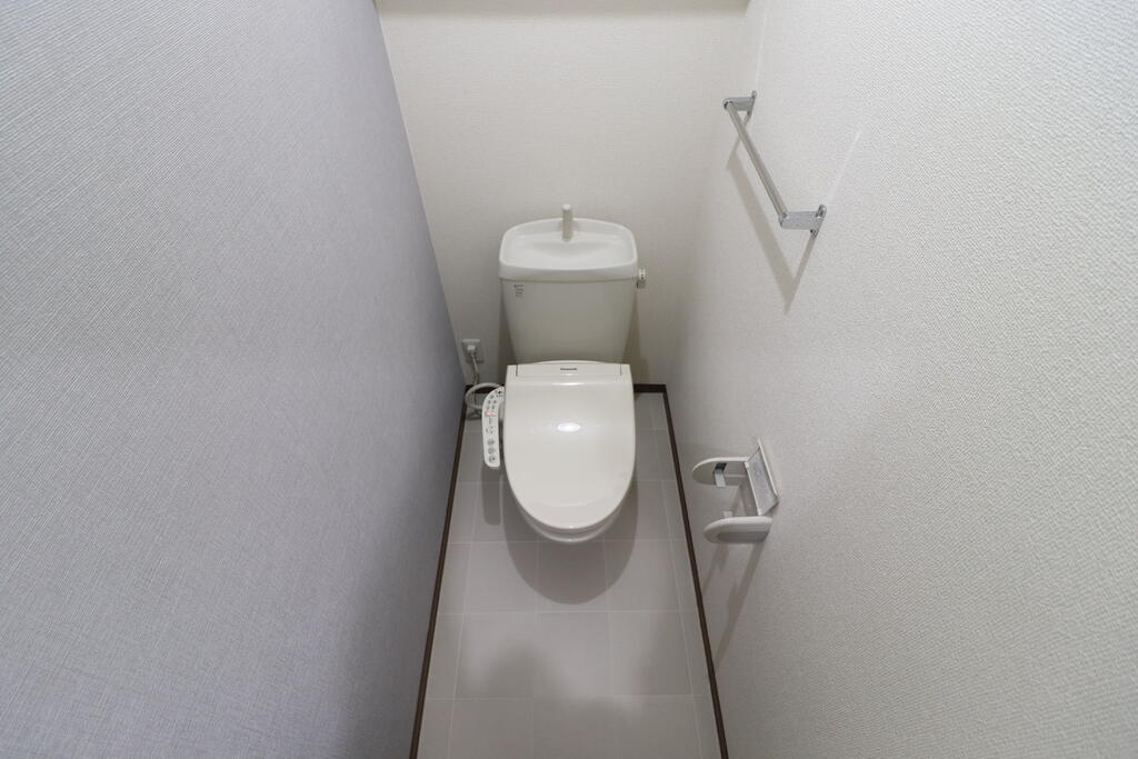 トイレ　温水洗浄暖房便座付きのトイレ♪