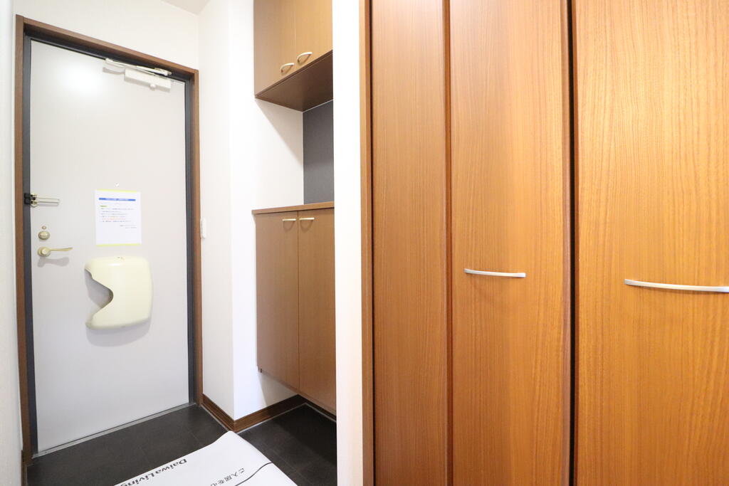 玄関　玄関にはシューズboxも♪