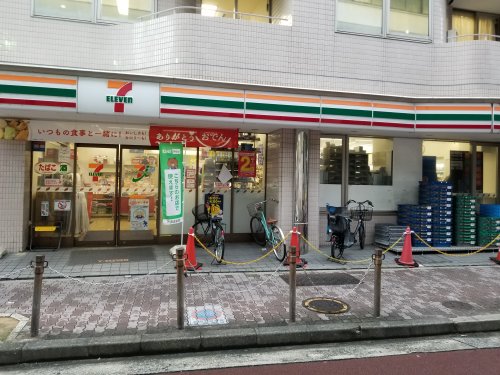 コンビニ　セブンイレブン（コンビニ）まで219m