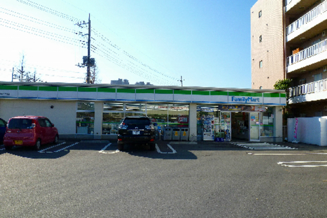 コンビニ　ファミリーマート橋本七丁目店（コンビニ）まで109m