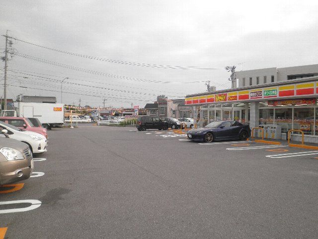 コンビニ　デイリーヤマザキ安城箕輪町北店（コンビニ）まで1001m