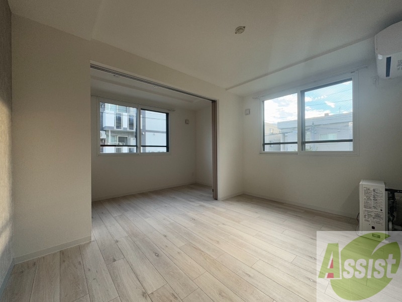 居室・リビング　広くてキレイなお部屋が広がっていて、充実した生活が送れそう。