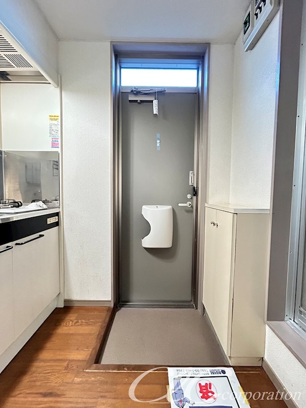 玄関　※参考写真