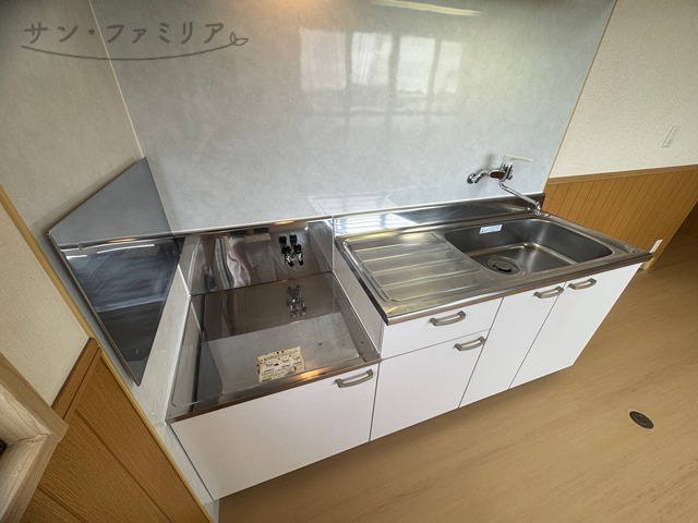 キッチン　同一物件別部屋写真