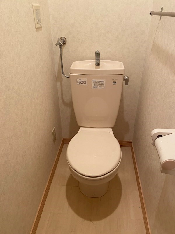 地下鉄東豊線 元町駅 徒歩8分 3階建 築21年のトイレ写真