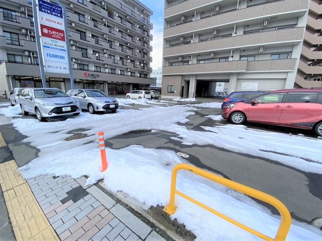 【テリトワールSATO参号館の駐車場】