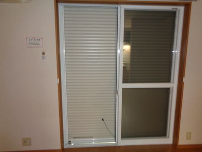 その他設備　１階シャッター前雨戸