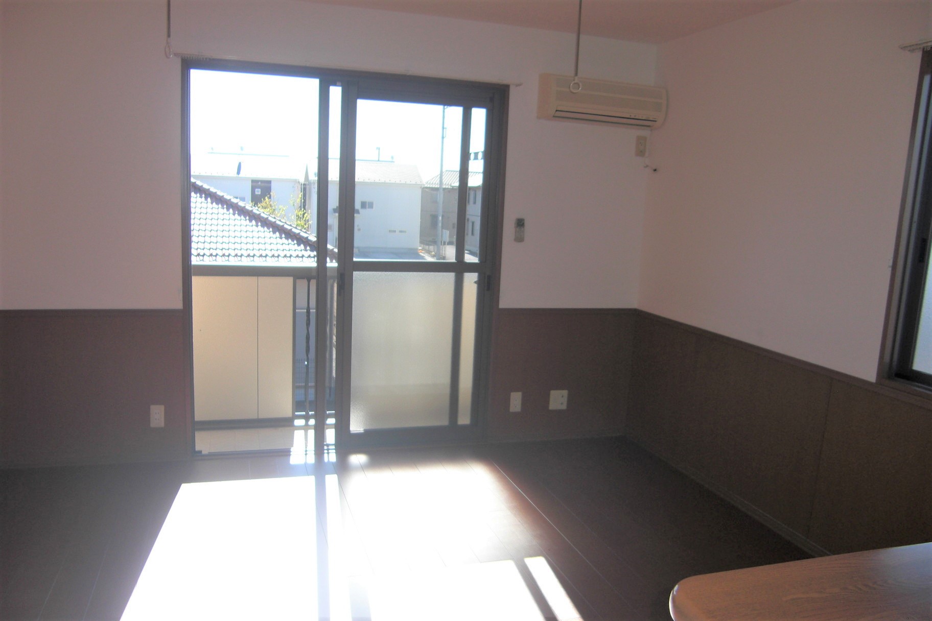 居室・リビング　南面リビングで日当たり良好です♪