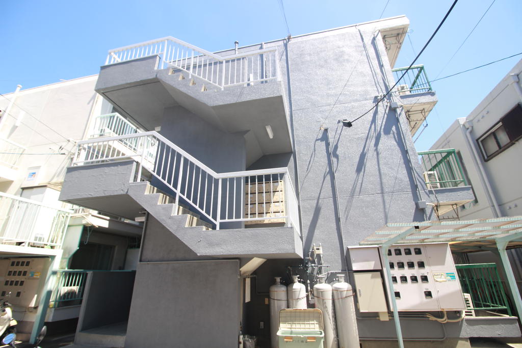 徳島市助任本町のマンションの建物外観