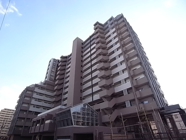 神戸市東灘区本山南町のマンションの建物外観