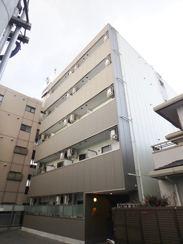 大阪市旭区中宮のマンションの建物外観