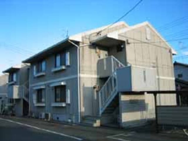 静岡市清水区石川のアパートの建物外観