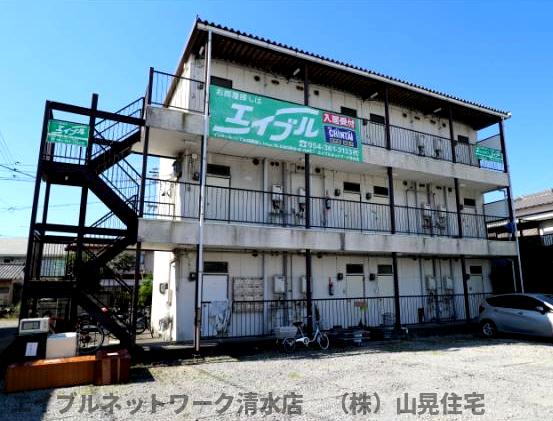 静岡市清水区村松のマンションの建物外観