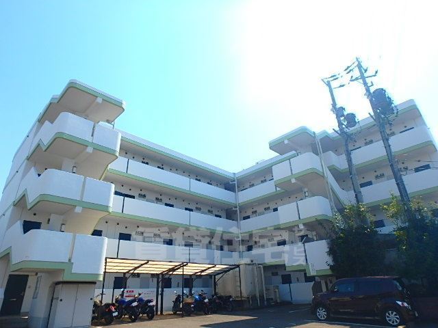 名古屋市昭和区伊勝町のマンションの建物外観