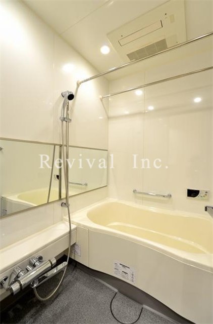 バス・シャワールーム　もちろん追い焚き・浴室乾燥機完備です