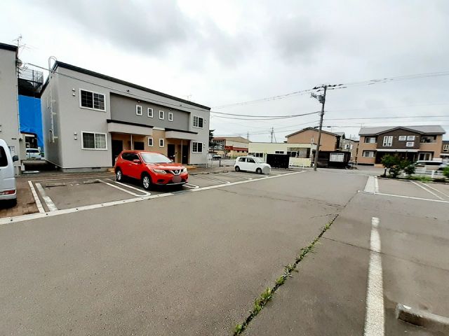 【函館市昭和のアパートの駐車場】