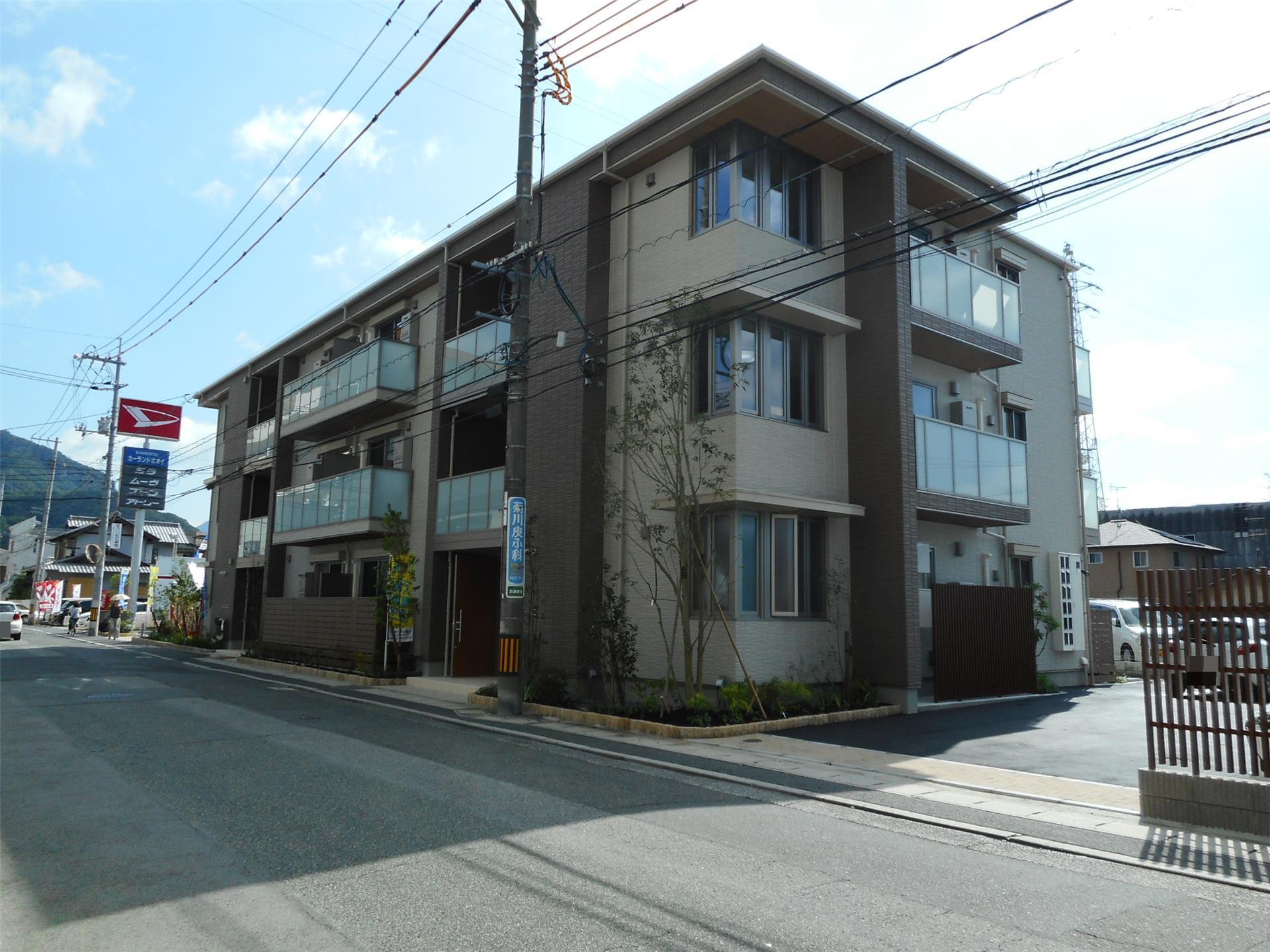 広島市安芸区船越南のマンションの建物外観