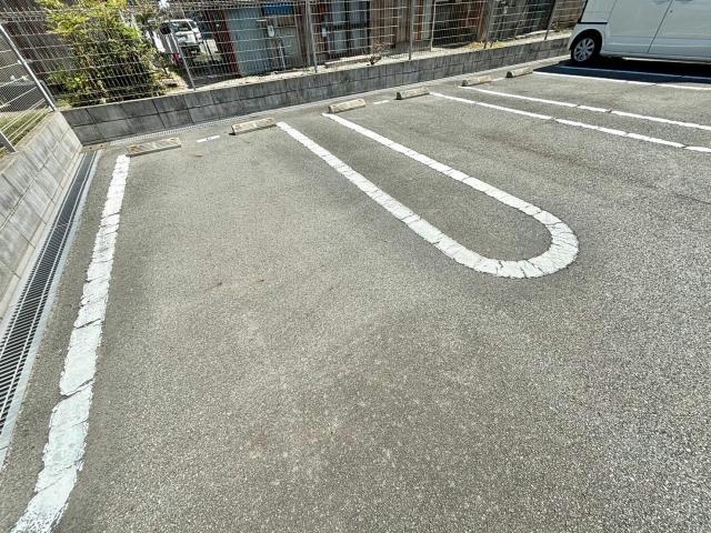 【ボナール駅前の駐車場】