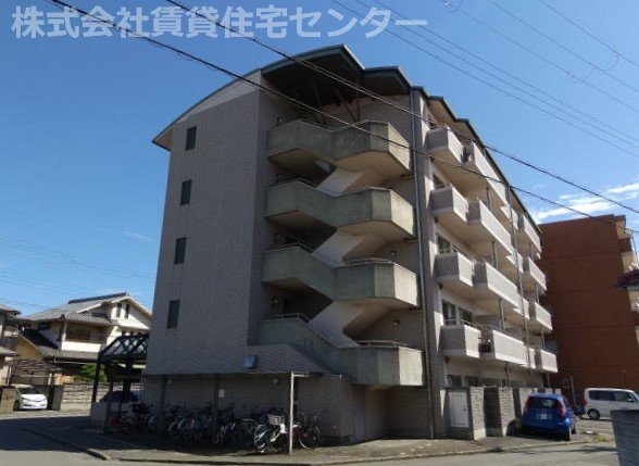 マンションラウルスの建物外観