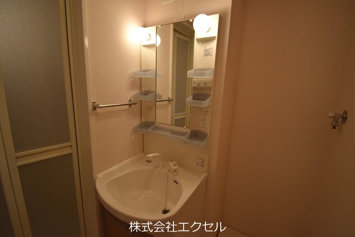 洗面設備　独立洗面台です。