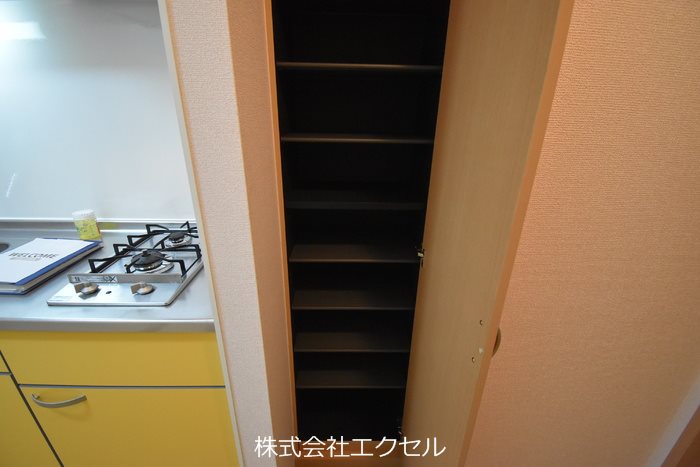 収納　クローゼット付きです。