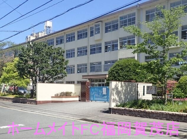 【福岡市早良区次郎丸のマンションの小学校】