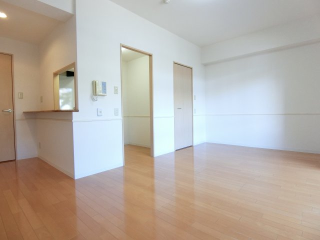 居室・リビング　詳細は、RISUMO江坂本店→06-6155-7137まで♪