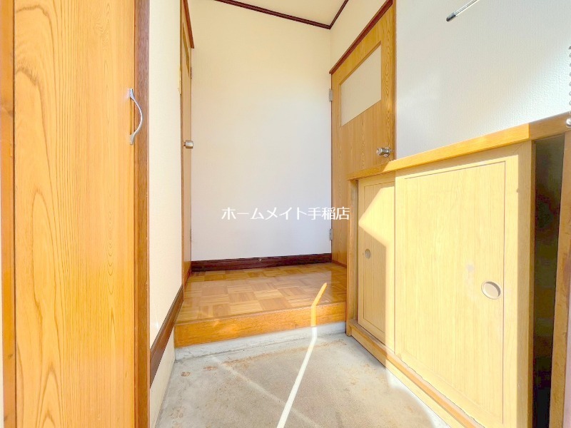 玄関　玄関スペース、シューズボックス付きです♪