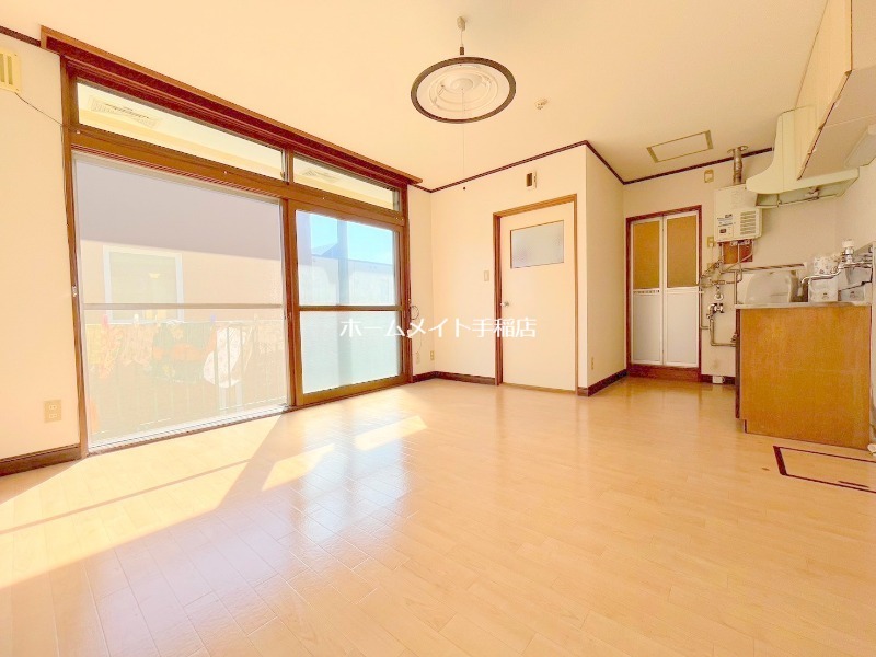 居室・リビング　明るく広々リビングスペース♪