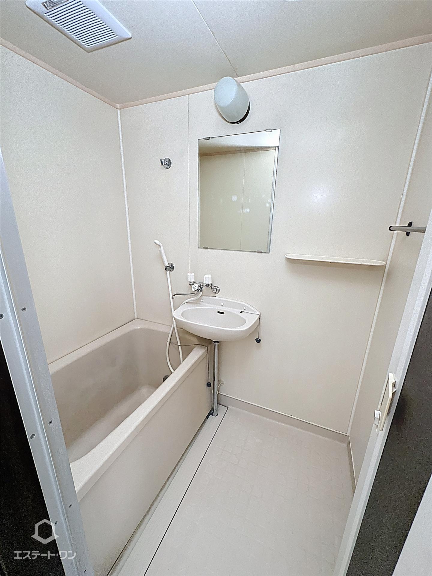 バス・シャワールーム　いつでも温まれる追い焚き機能付き◎