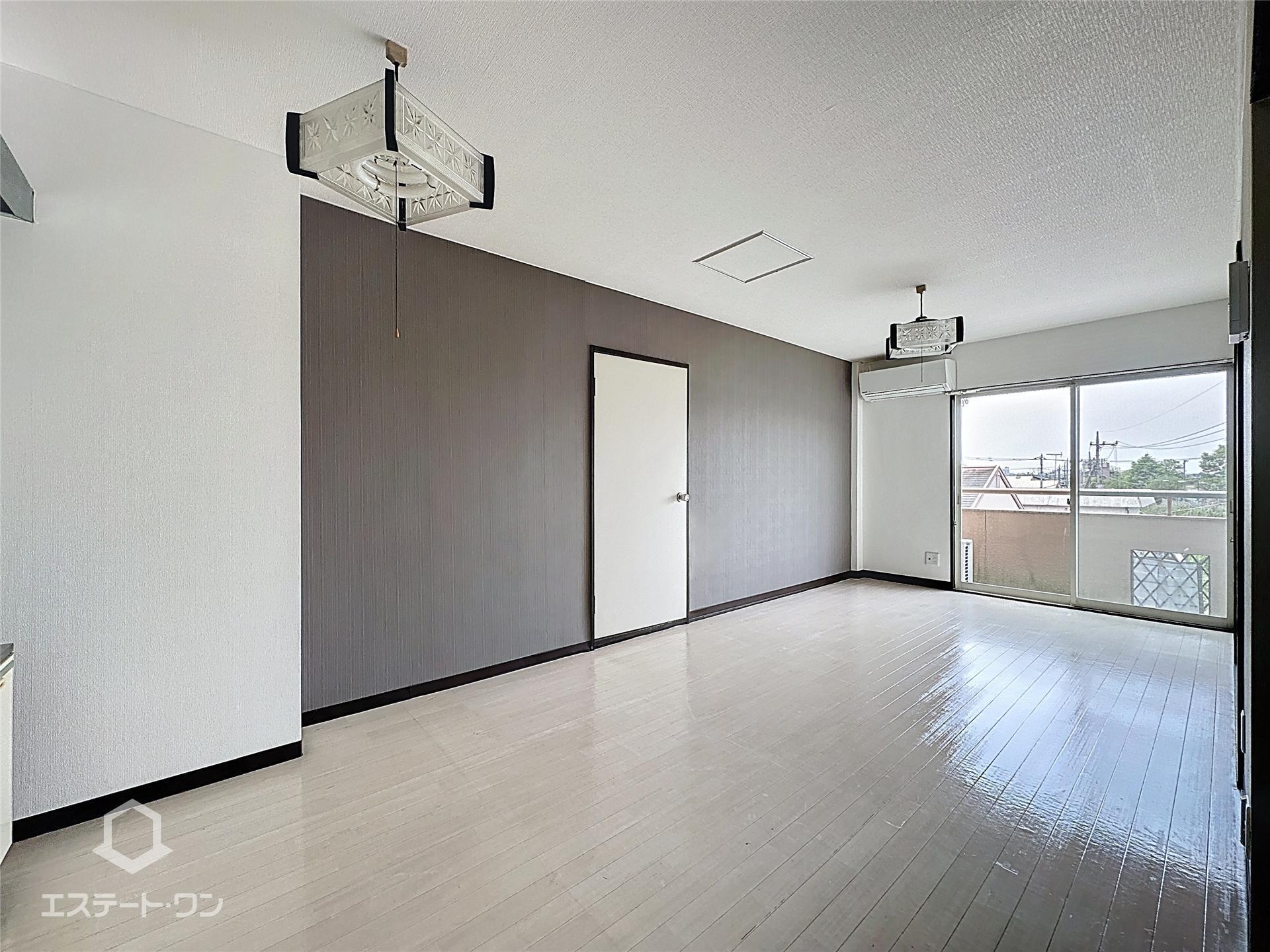 居室・リビング　日差したっぷりのリビング☆