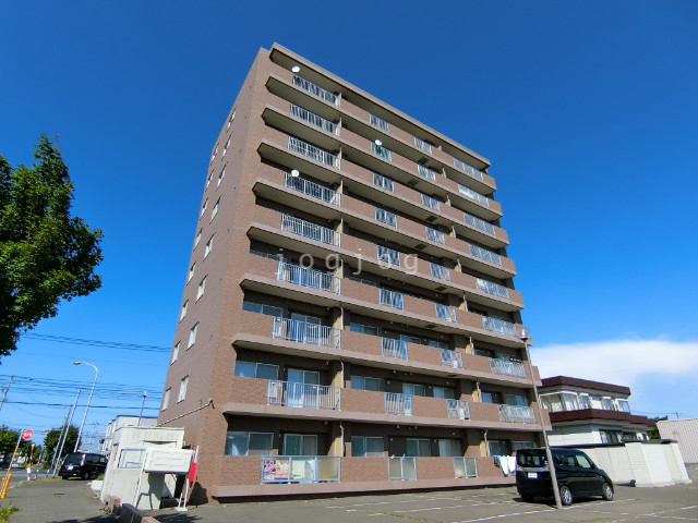 札幌市北区屯田六条のマンションの建物外観