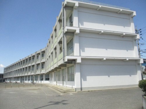 小学校　下羽栗小学校（小学校）まで154m