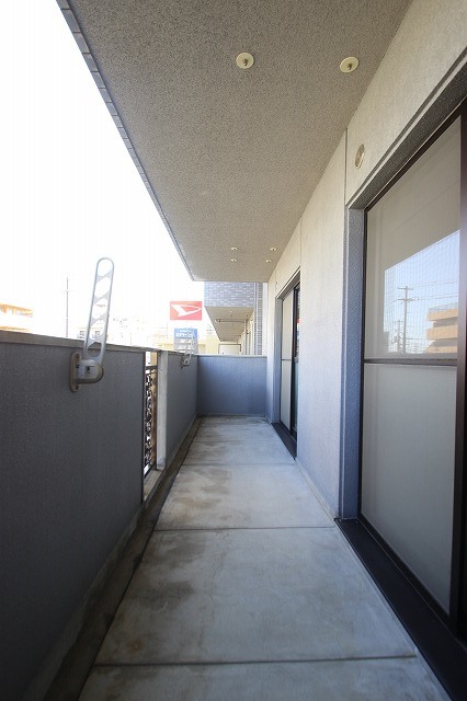 バルコニー　同物件別室