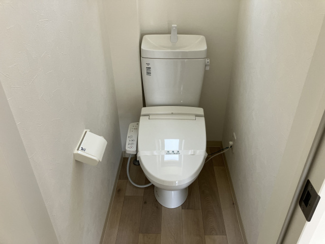 トイレ　温水洗浄便座あります◎