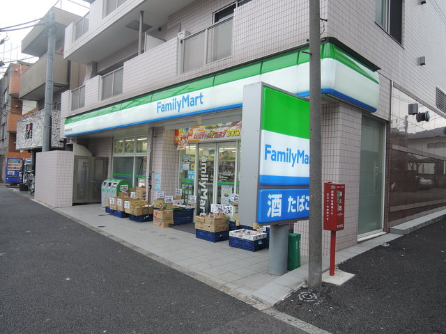 コンビニ　ファミリーマート世田谷淡島通り店（コンビニ）まで376m