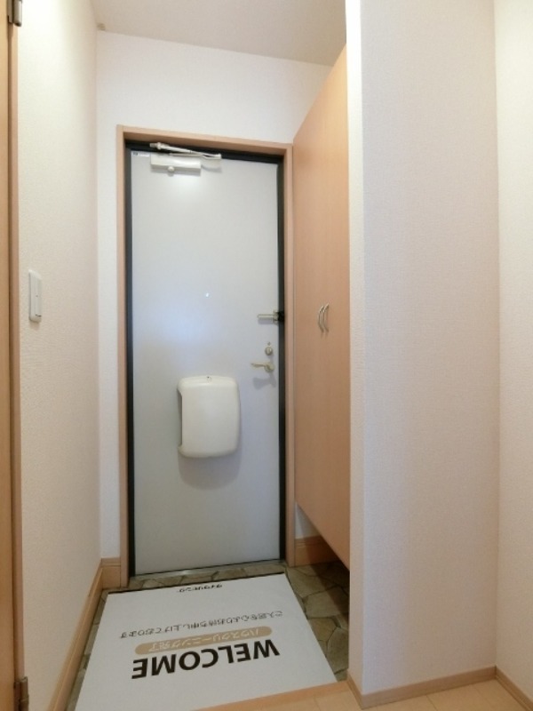 玄関　図面と現状に相違がある場合には現状を優先