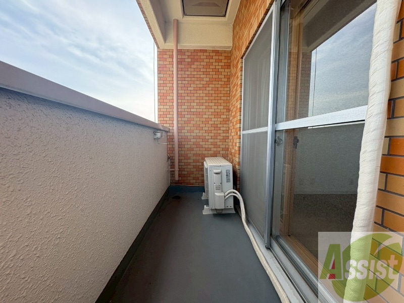 バルコニー　バルコニーです。洗濯物を干したり一息ついたりできますね！