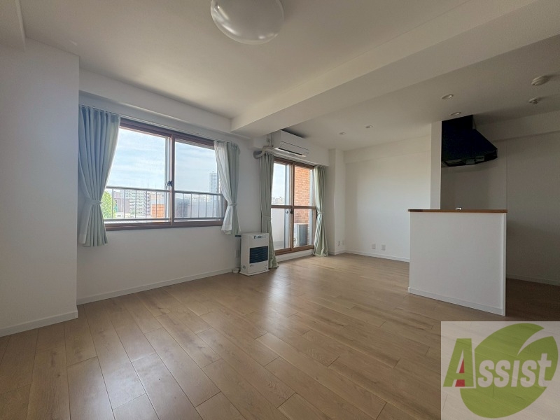 居室・リビング　広々としたリビングですね。使い勝手がよさそうですね！