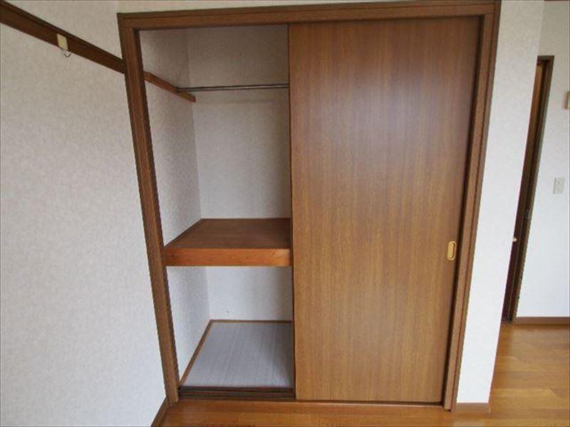 収納　押入れ