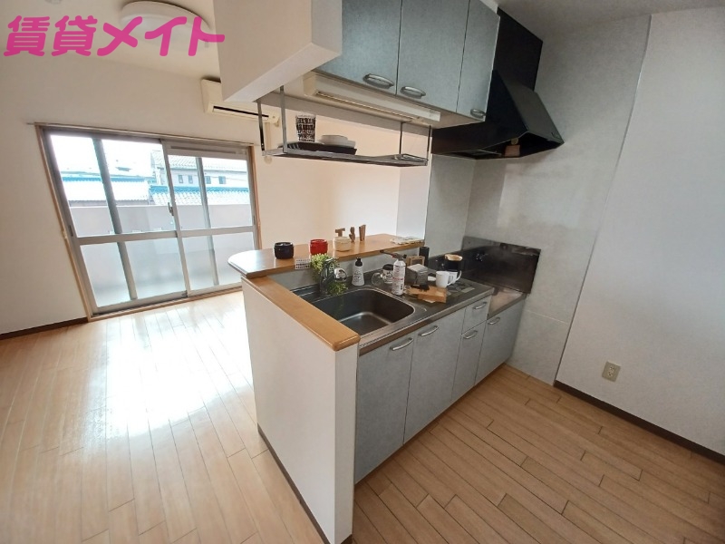 キッチン　同物件別部屋参考写真です。