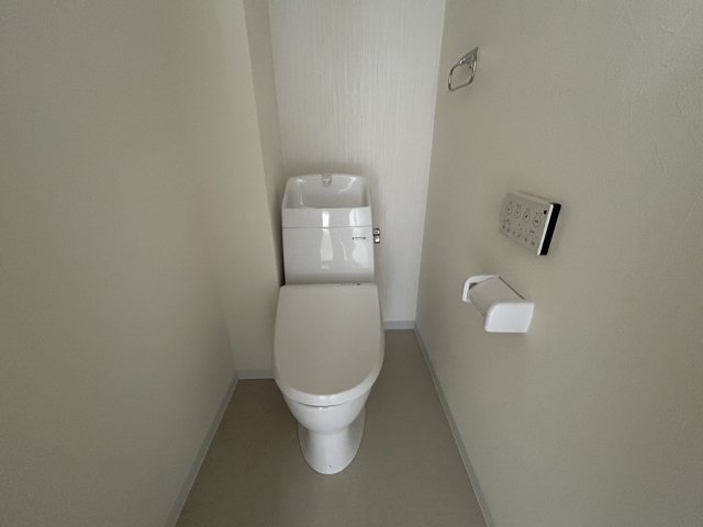 トイレ　同物件別号室のものです。