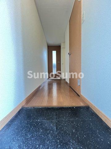 玄関　収納もある玄関です